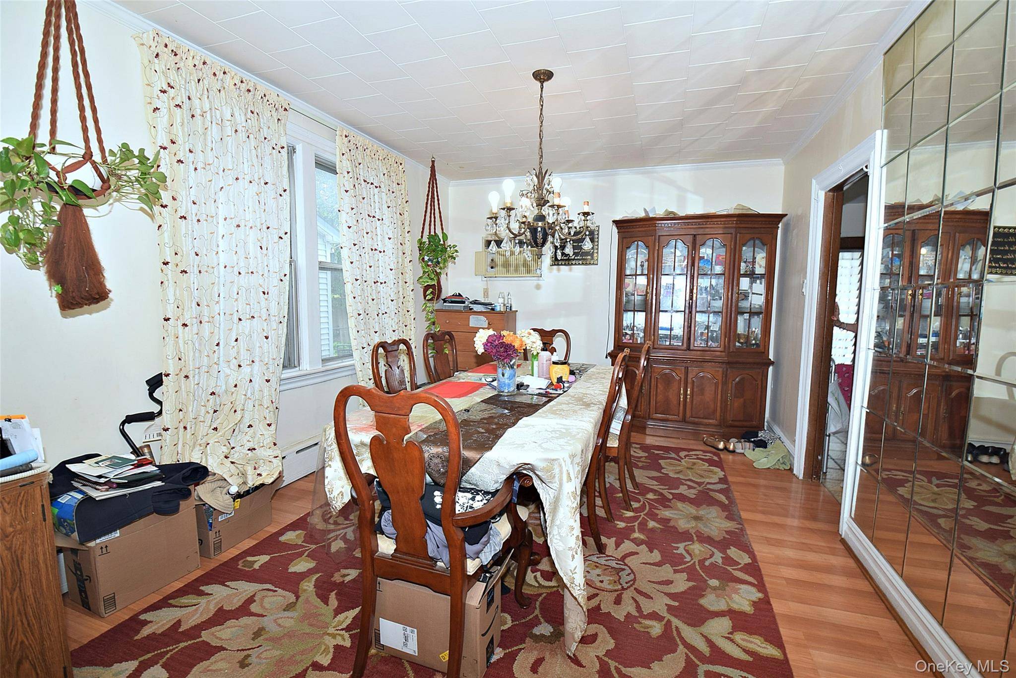 4 Bedroom Home for Sale in Queens Village - New York - USA - 6