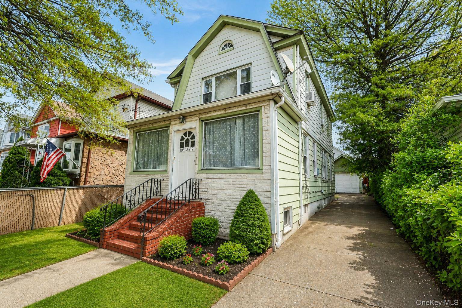Casa com 4 Quartos à Venda em Queens Village - Nova Iorque - EUA - 1
