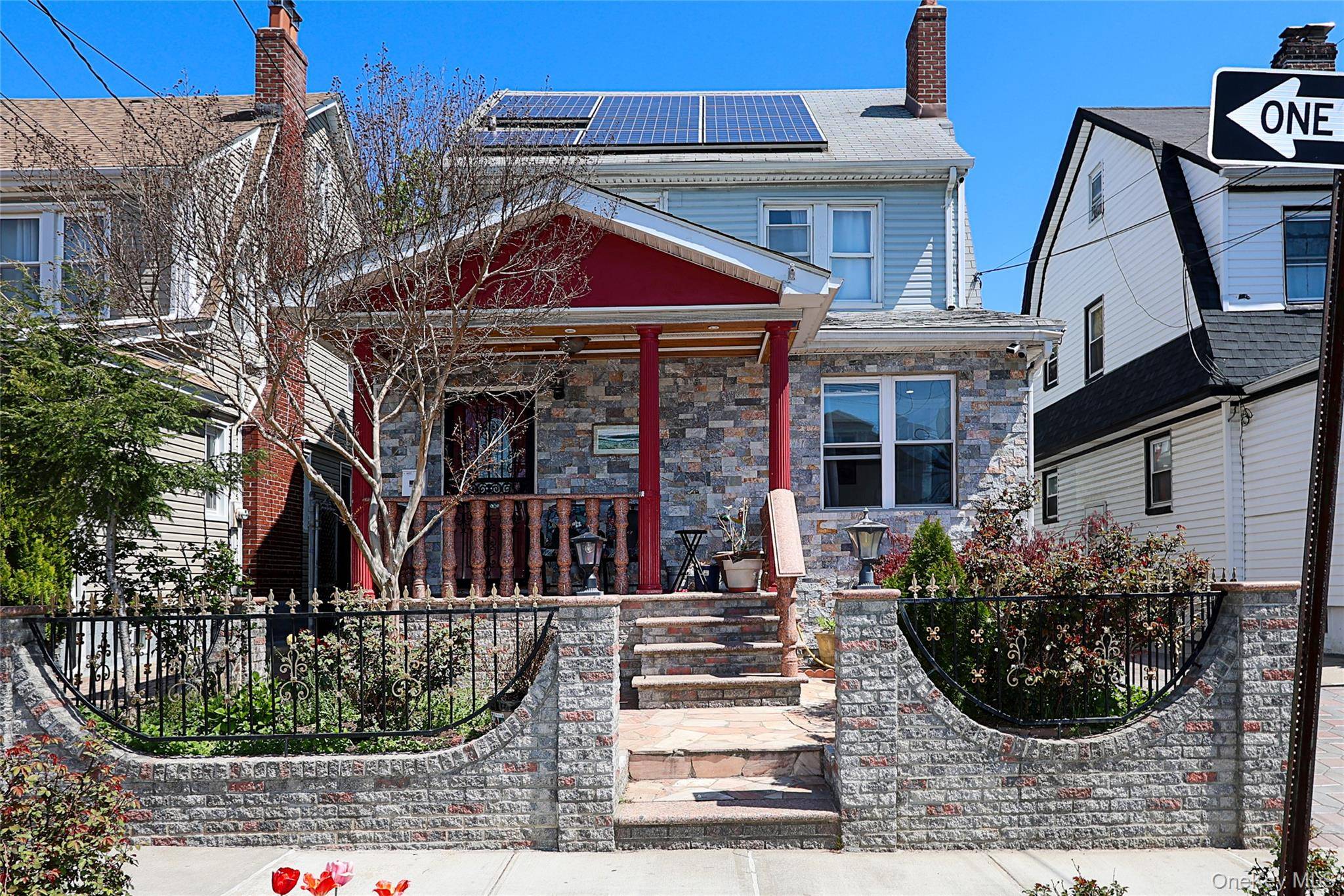 4 Bedroom Home for Sale in Queens Village - New York - USA - 2