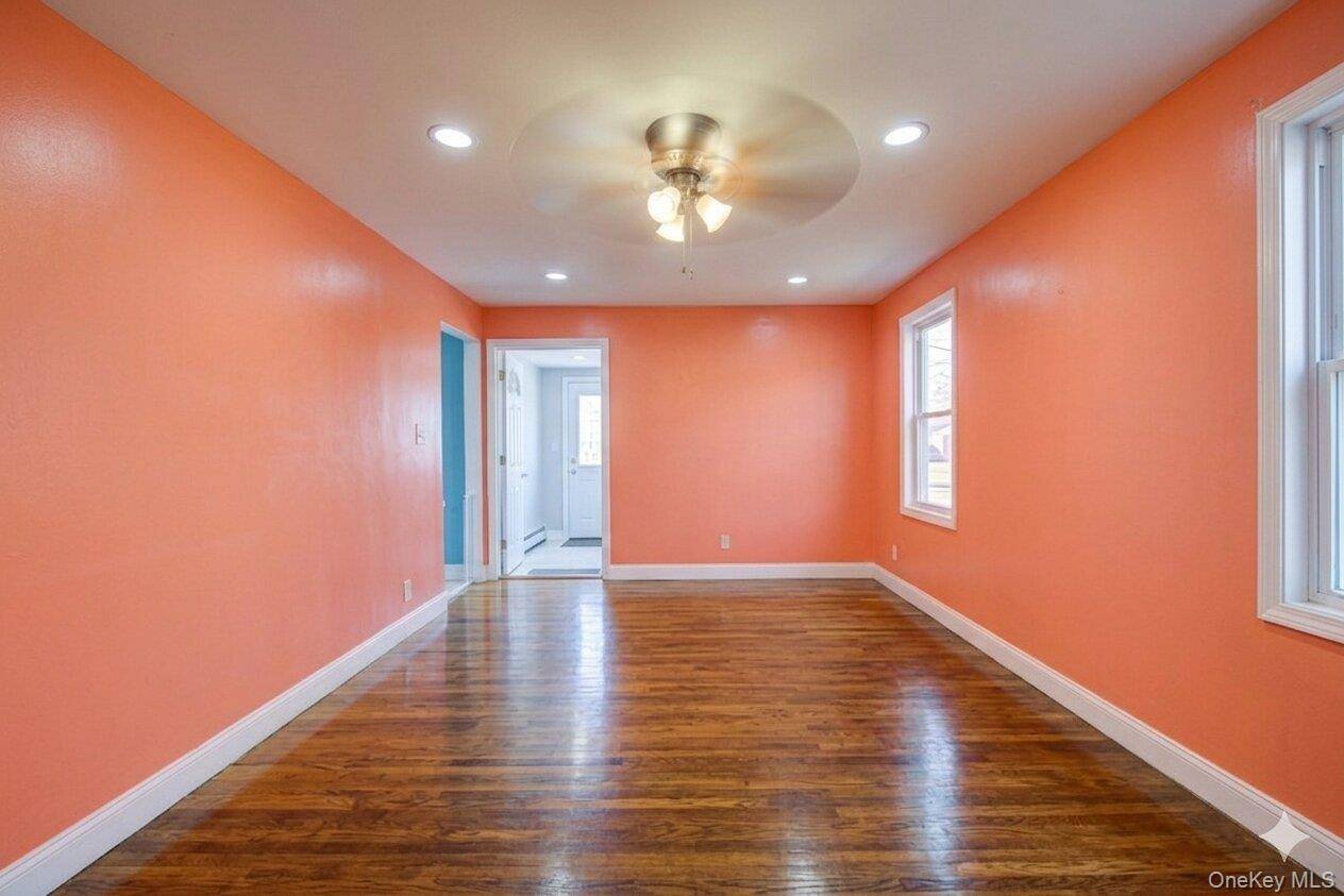 4 Bedroom Home for Sale in Queens Village - New York - USA - 5