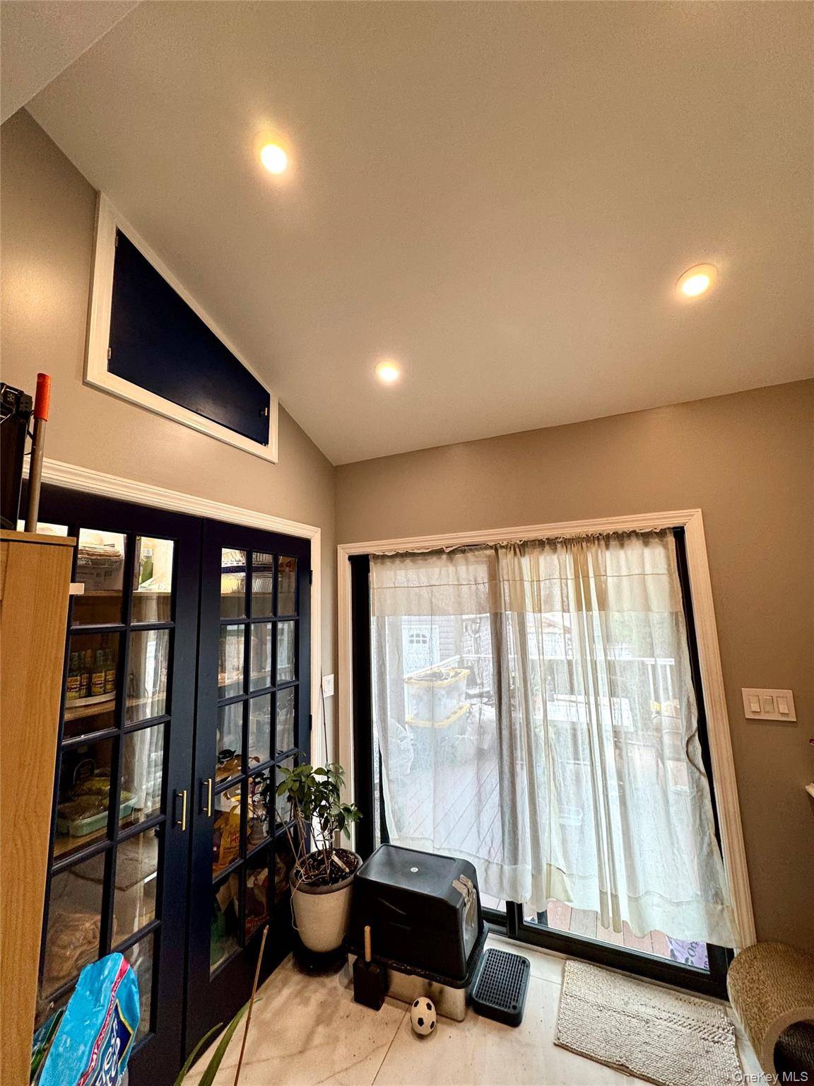 4 Bedroom Home for Sale in Queens Village - New York - USA - 7