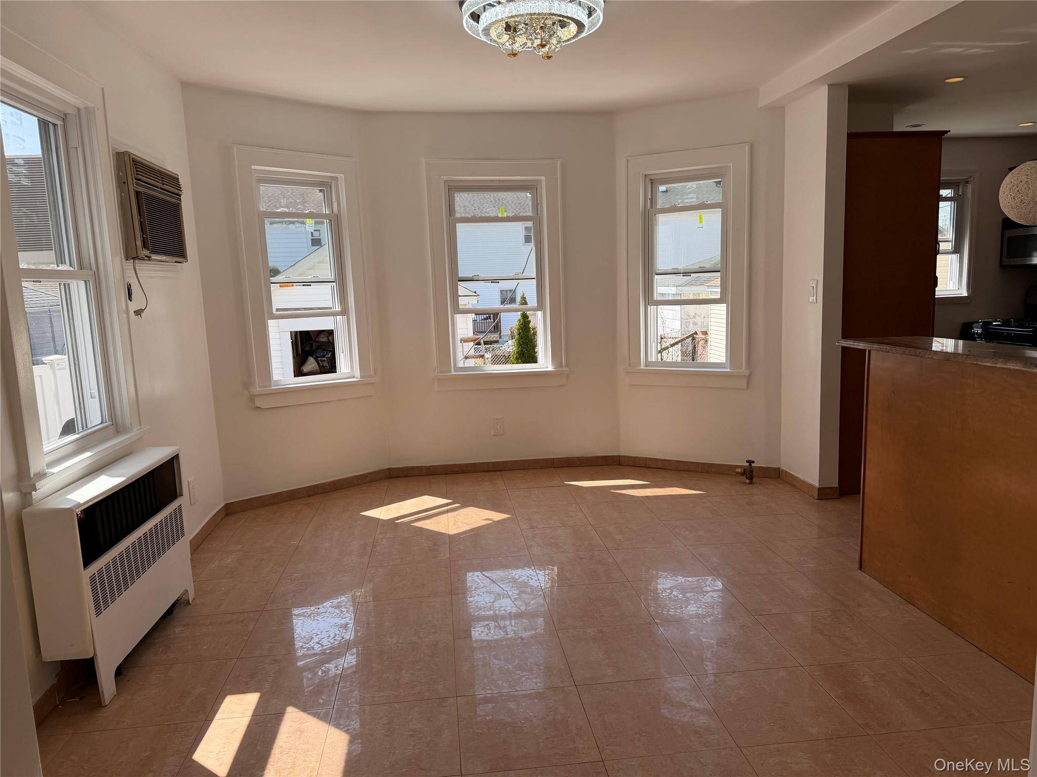 4 Bedroom Home for Sale in Queens Village - New York - USA - 2