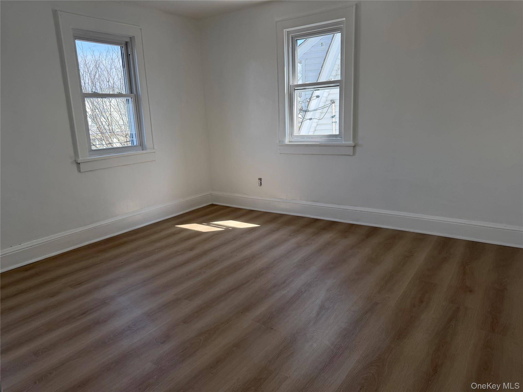 4 Bedroom Home for Sale in Queens Village - New York - USA - 6