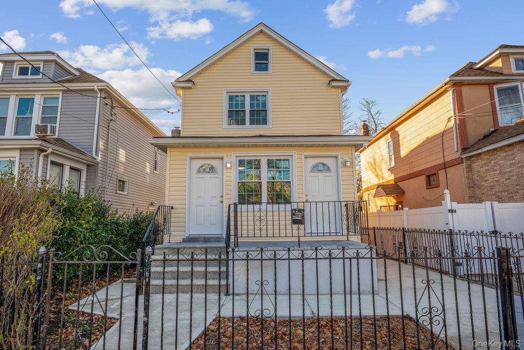 Casa com 4 Quartos à Venda em Queens Village - Nova Iorque - EUA - 1