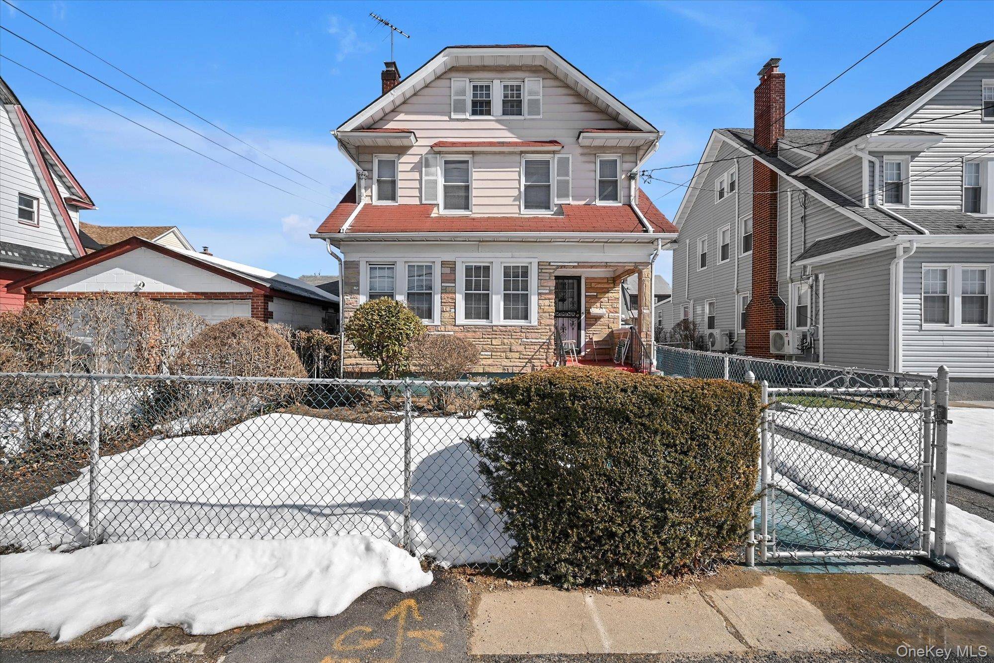 4 Bedroom Home for Sale in Queens Village - New York - USA - 1