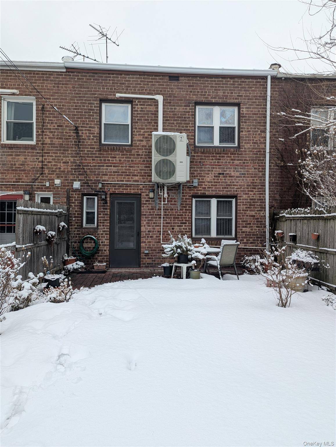 4 Bedroom Home for Sale in Queens Village - New York - USA - 2