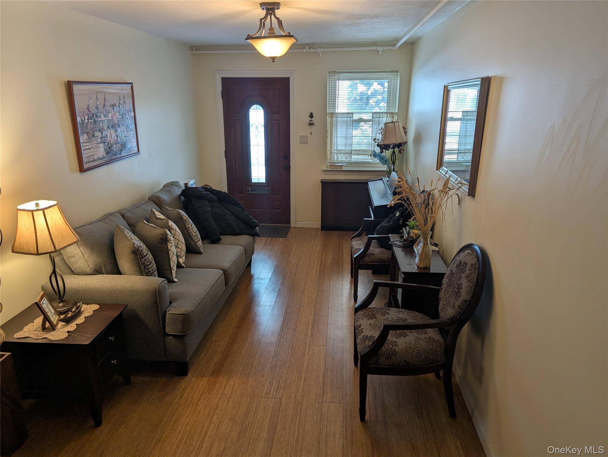 4 Bedroom Home for Sale in Queens Village - New York - USA - 3