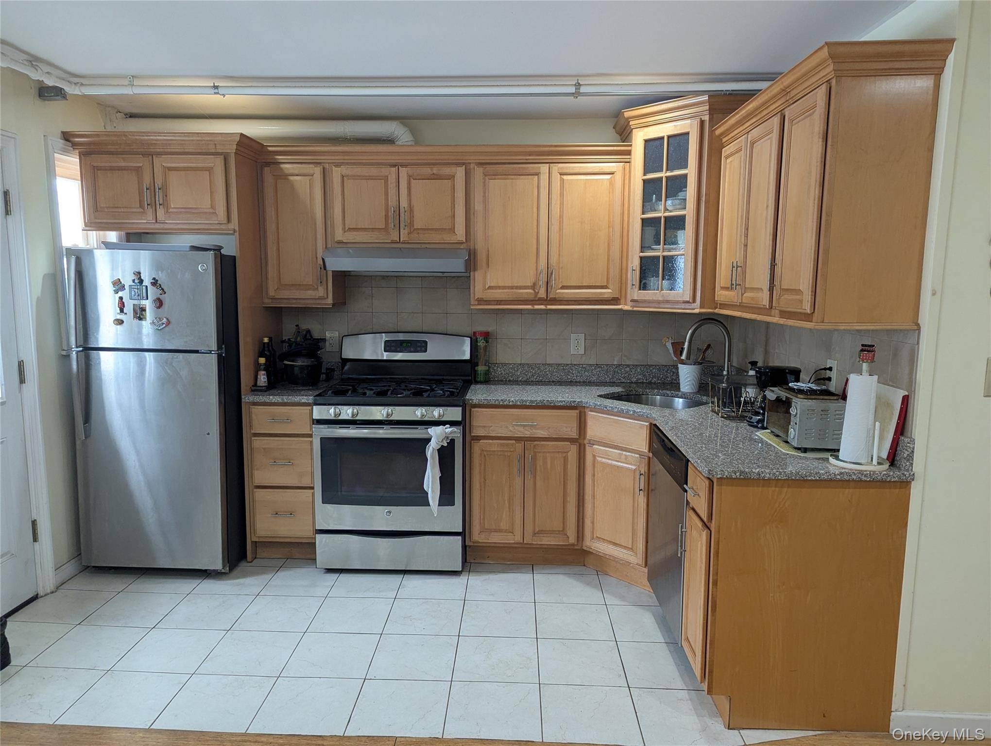 4 Bedroom Home for Sale in Queens Village - New York - USA - 6