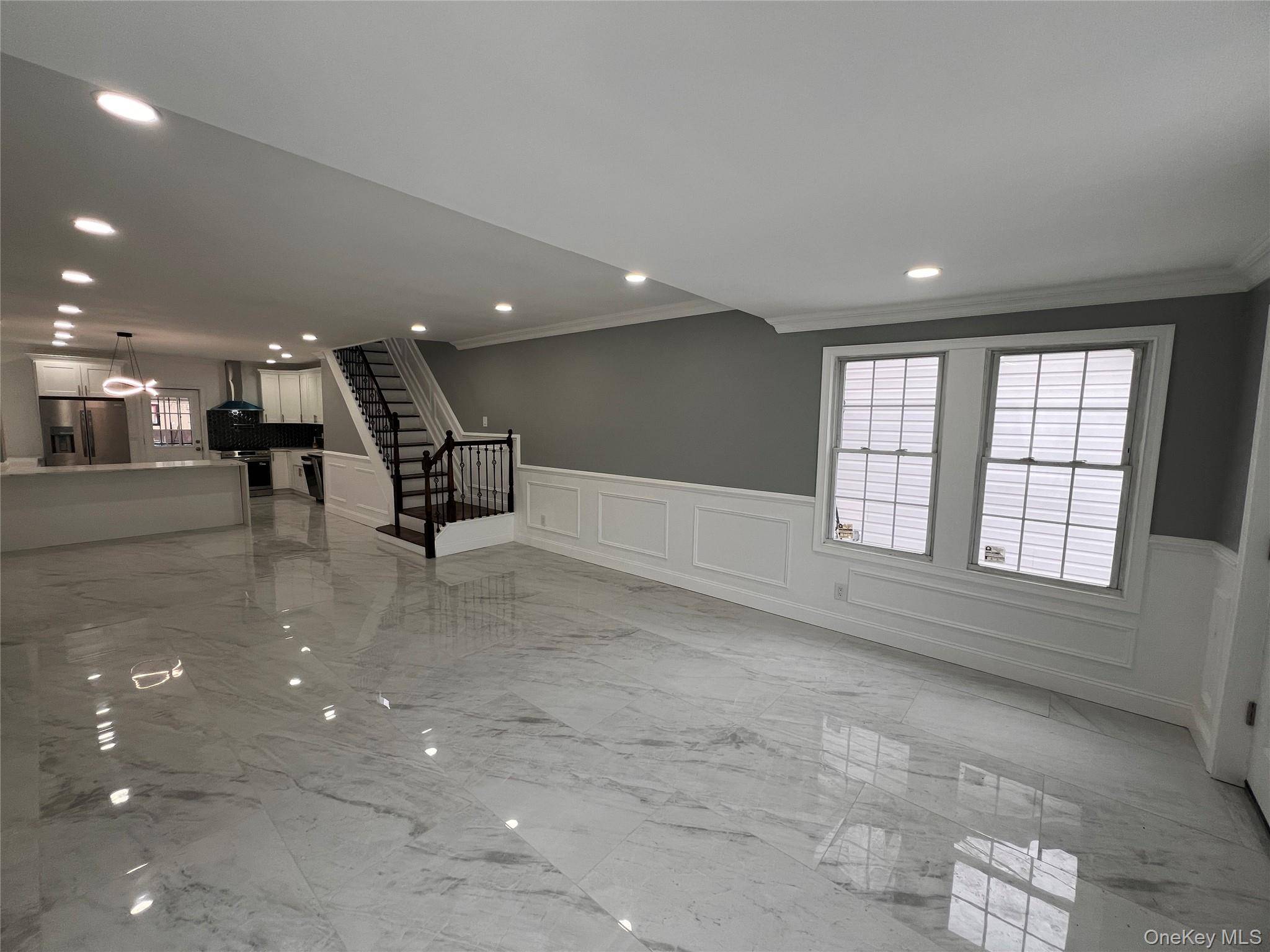 4 Bedroom Home for Sale in Queens Village - New York - USA - 7