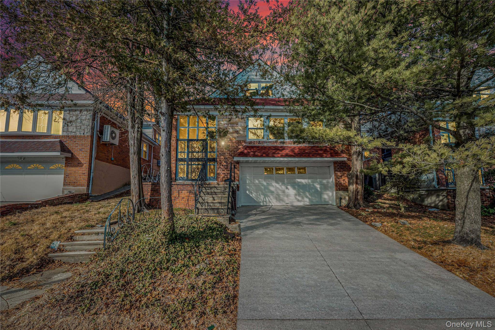 4 Bedroom Home for Sale in Queens Village - New York - USA - 1