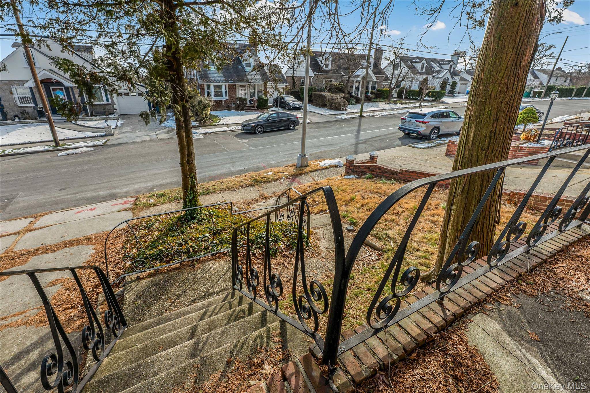 4 Bedroom Home for Sale in Queens Village - New York - USA - 6