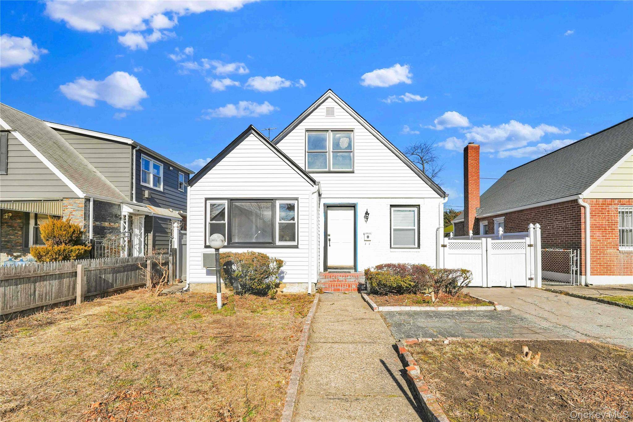 4 Bedroom Home for Sale in Queens Village - New York - USA - 1