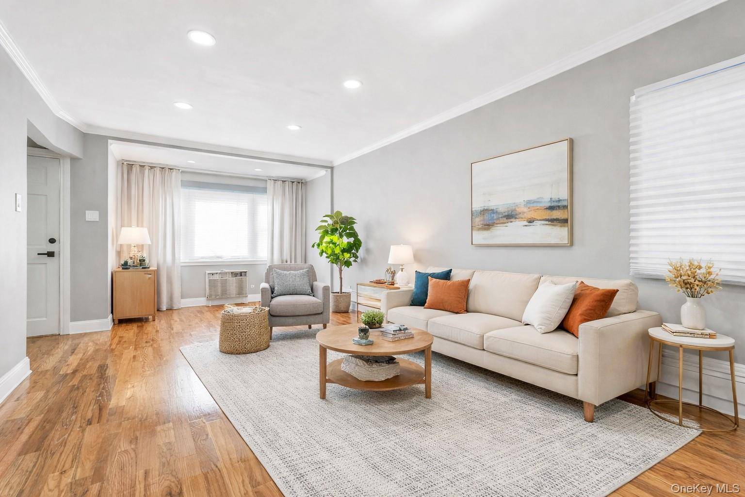 4 Bedroom Home for Sale in Queens Village - New York - USA - 2