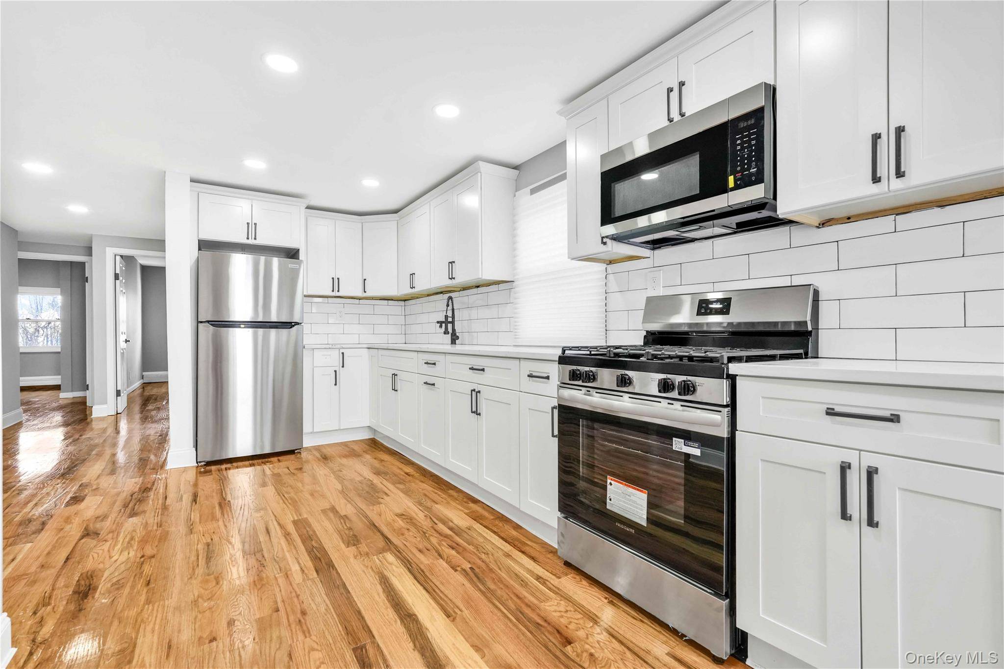 4 Bedroom Home for Sale in Queens Village - New York - USA - 7