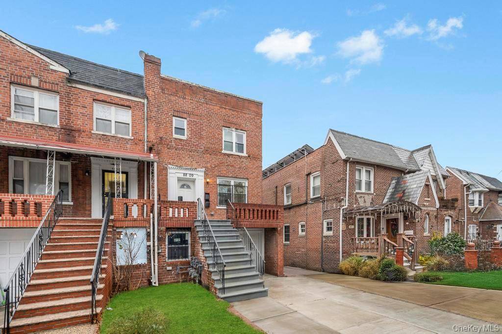 4 Bedroom Home for Sale in Queens Village - New York - USA - 3