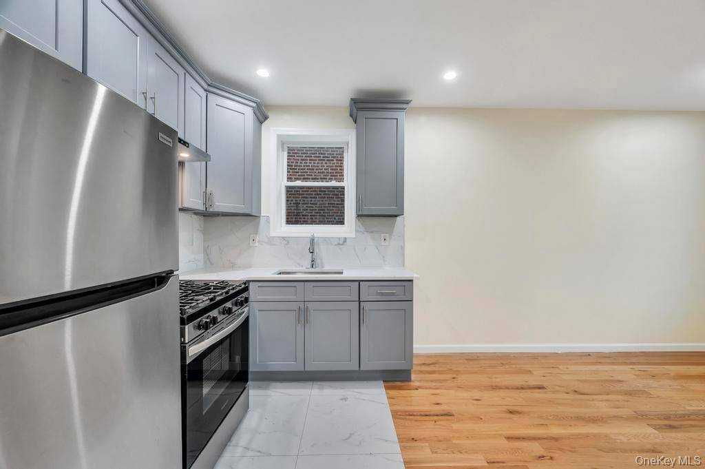 4 Bedroom Home for Sale in Queens Village - New York - USA - 6