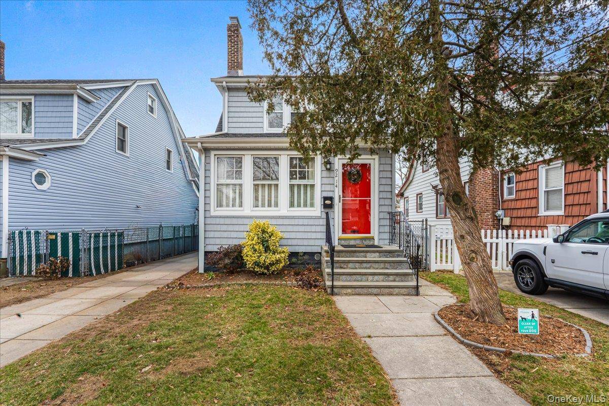 4 Bedroom Home for Sale in Queens Village - New York - USA - 1
