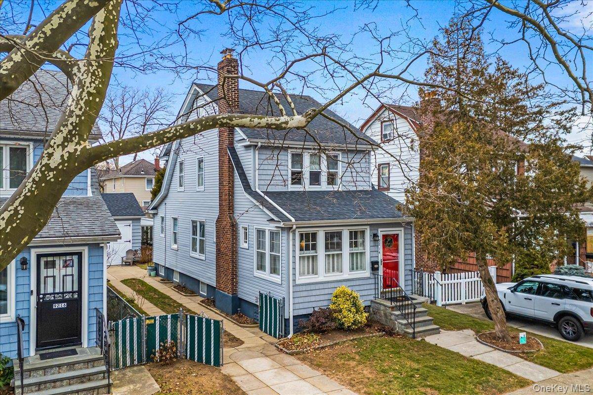 4 Bedroom Home for Sale in Queens Village - New York - USA - 2