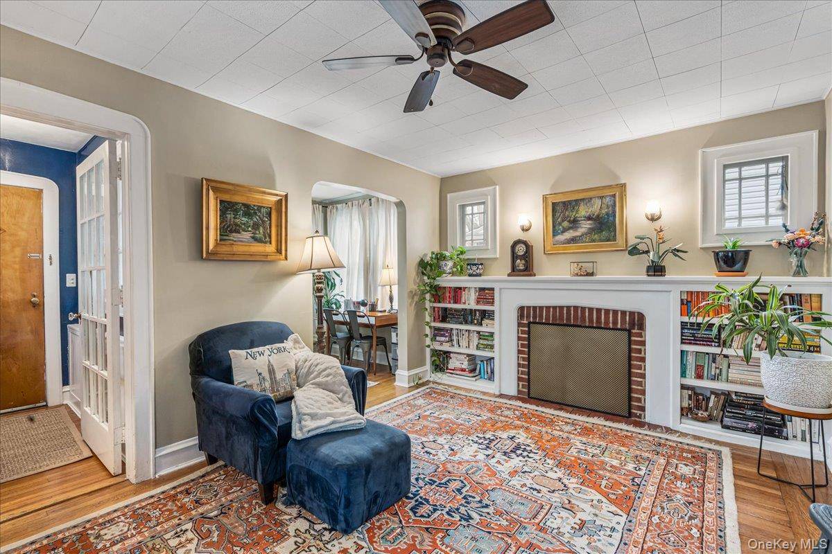 4 Bedroom Home for Sale in Queens Village - New York - USA - 8