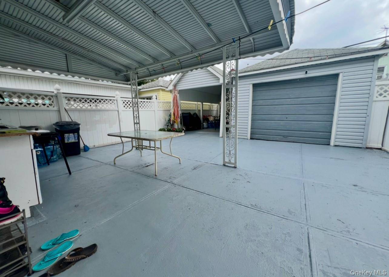 4 Bedroom Home for Sale in Queens Village - New York - USA - 5