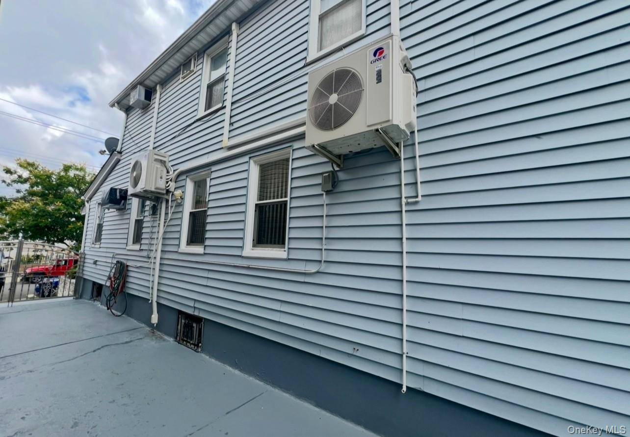 4 Bedroom Home for Sale in Queens Village - New York - USA - 6