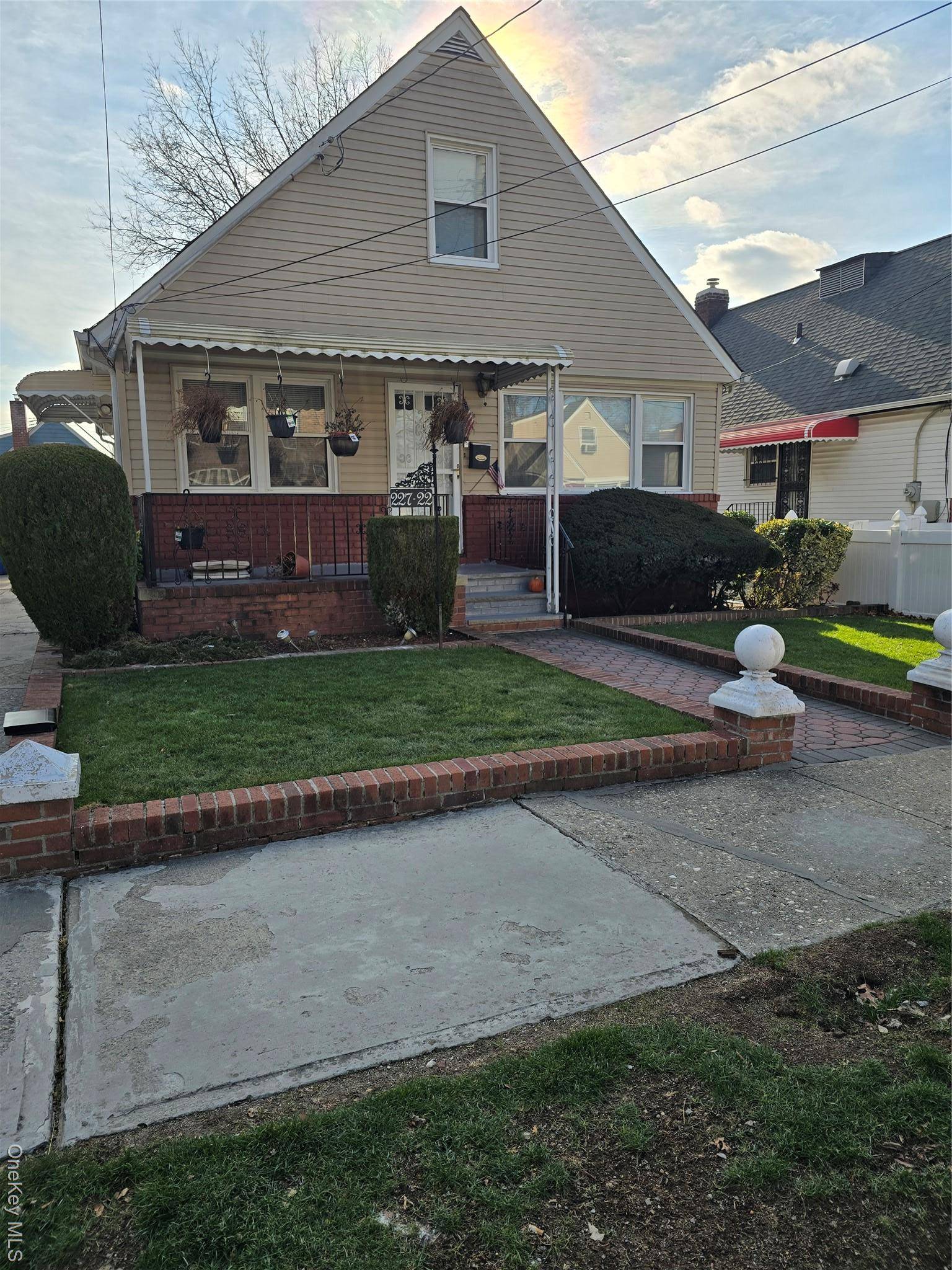 Casa com 4 Quartos à Venda em Queens Village - Nova Iorque - EUA - 1