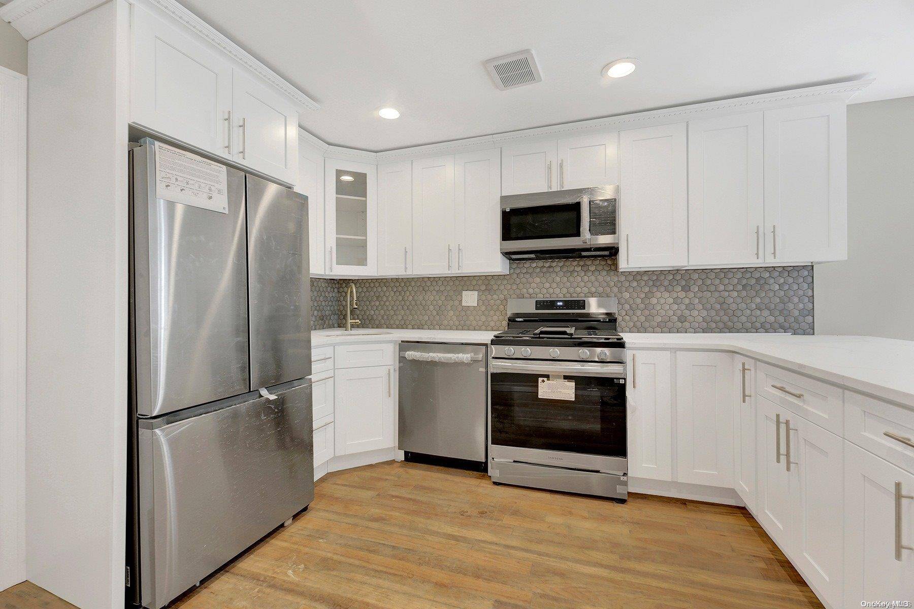 4 Bedroom Home for Sale in Queens Village - New York - USA - 1