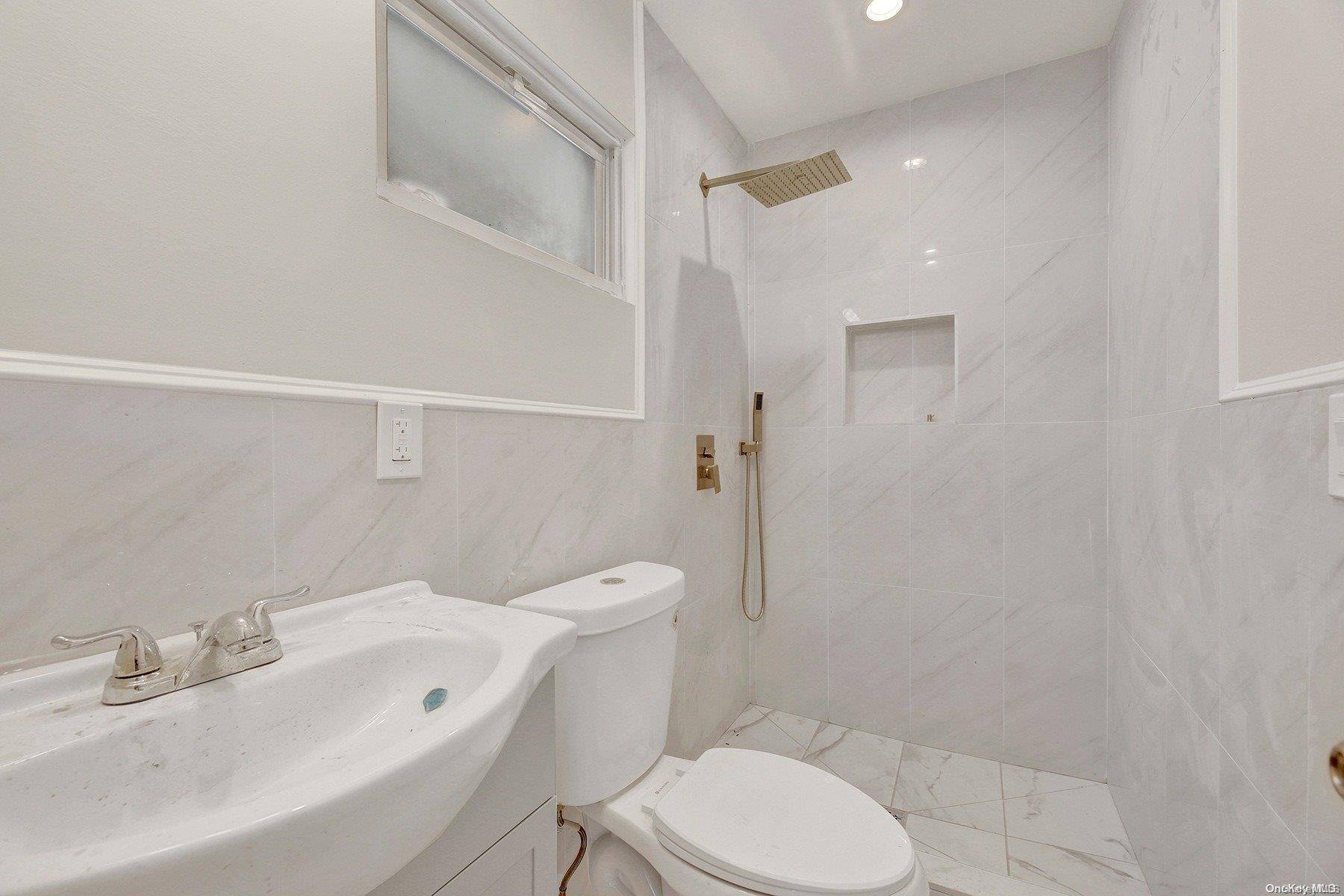 4 Bedroom Home for Sale in Queens Village - New York - USA - 5