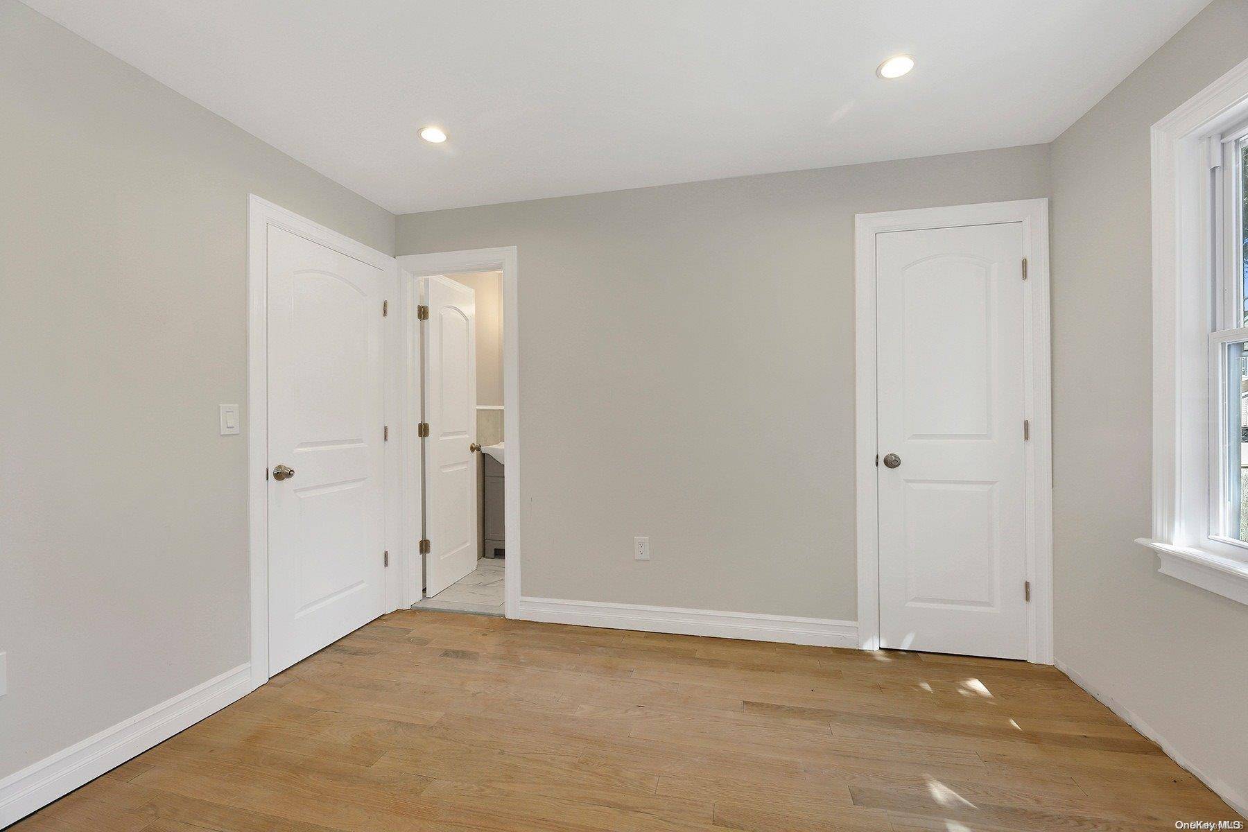 4 Bedroom Home for Sale in Queens Village - New York - USA - 6