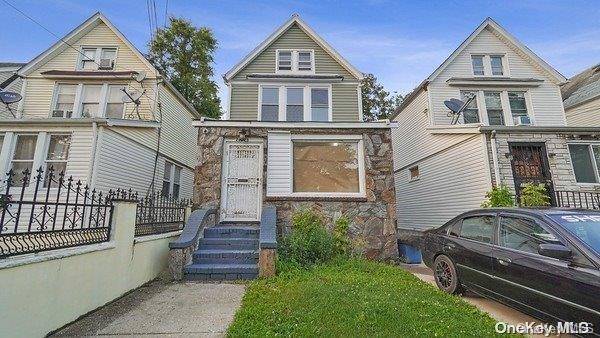 4 Bedroom Home for Sale in Queens Village - New York - USA - 1