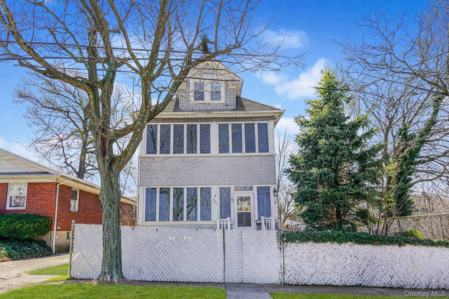 Casa com 4 Quartos à Venda em Staten Island - Nova Iorque - EUA - 1
