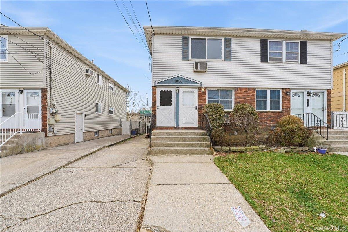 Casa com 4 Quartos à Venda em Staten Island - Nova Iorque - EUA - 1