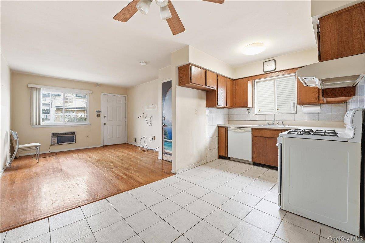 Casa com 4 Quartos à Venda em Staten Island - Nova Iorque - EUA - 8