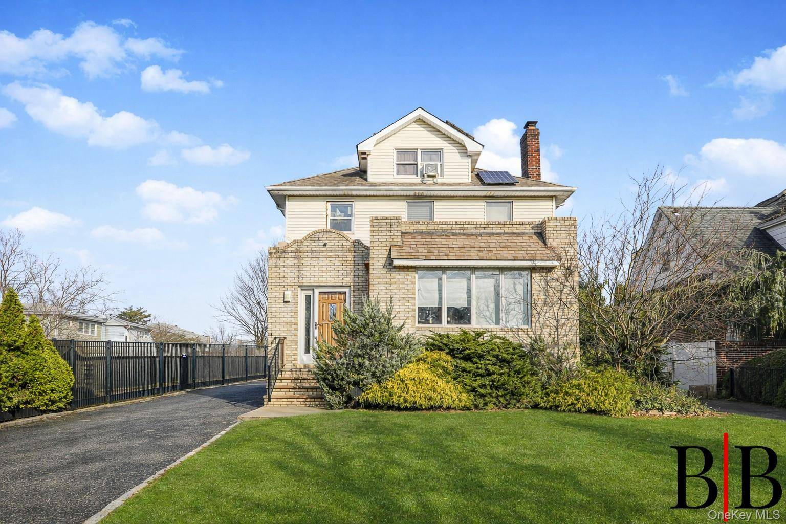 Casa com 4 Quartos à Venda em Staten Island - Nova Iorque - EUA - 1