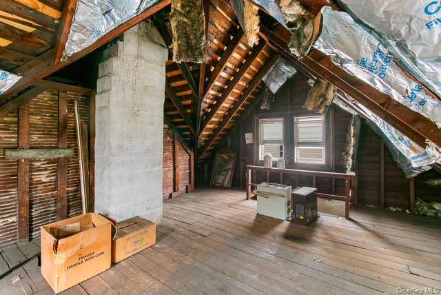 Casa com 4 Quartos à Venda em Staten Island - Nova Iorque - EUA - 3