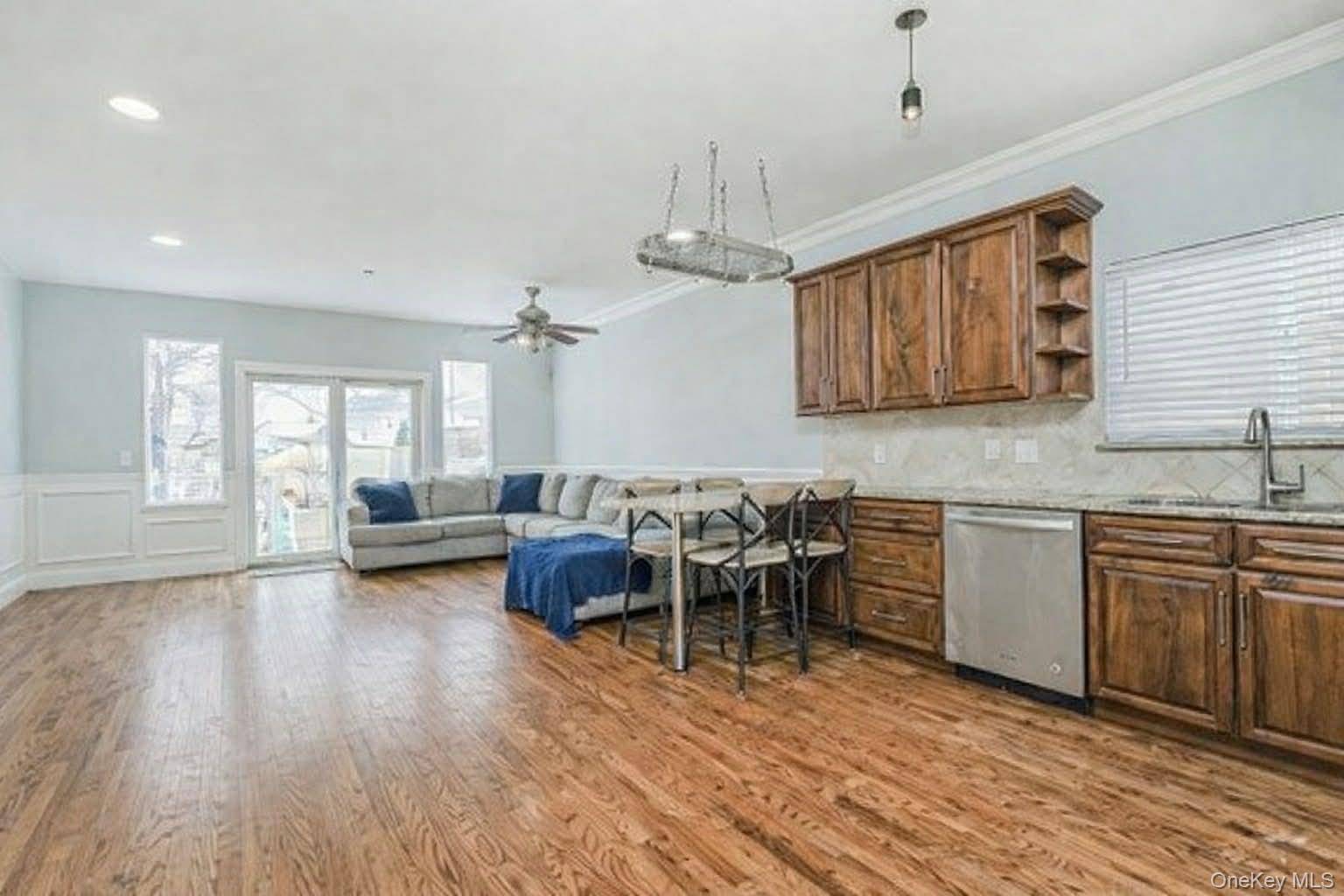 Casa com 4 Quartos à Venda em Staten Island - Nova Iorque - EUA - 8