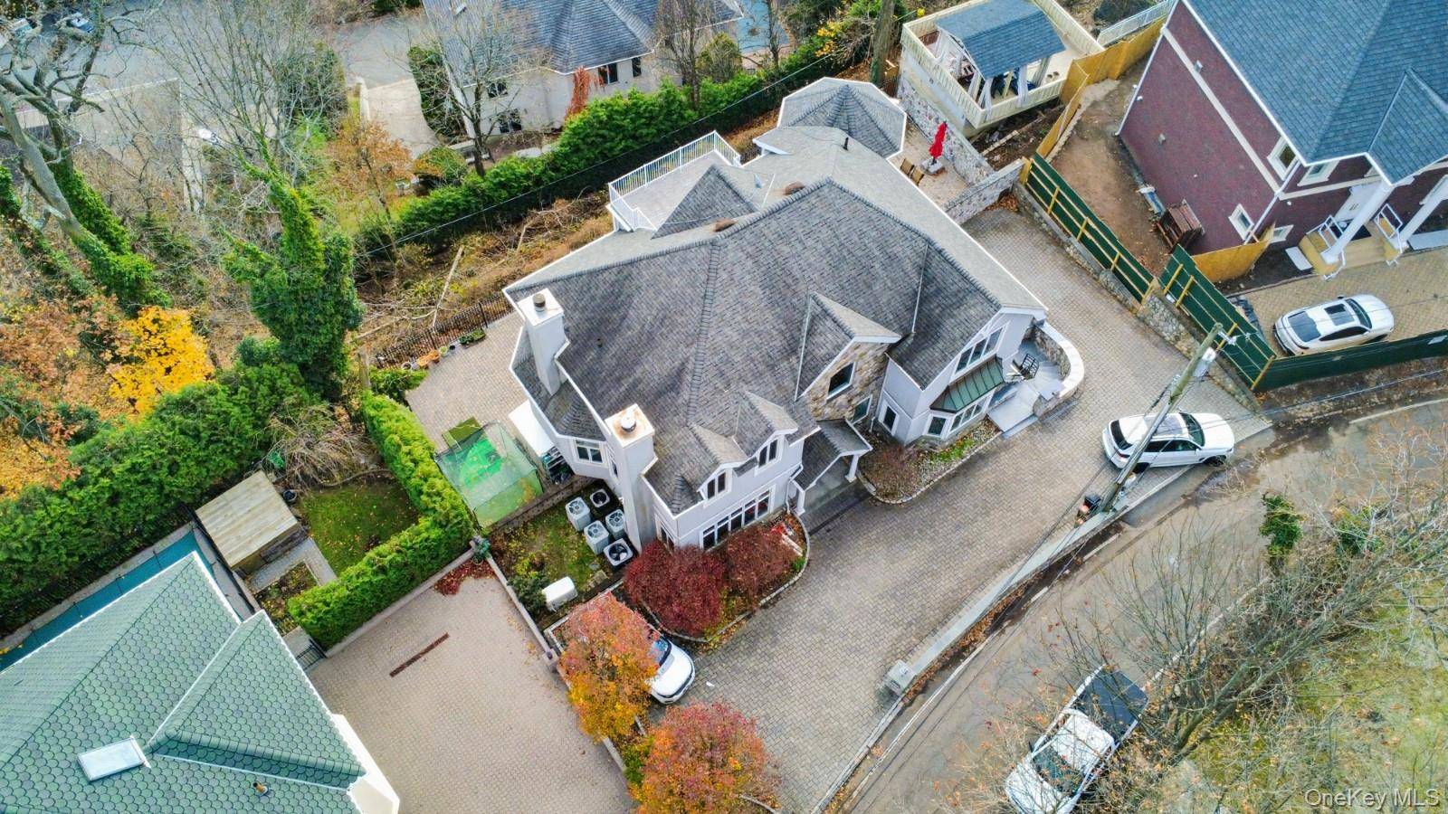 Casa com 4 Quartos à Venda em Staten Island - Nova Iorque - EUA - 2