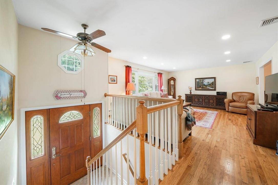 Casa com 4 Quartos à Venda em Suffern - Nova Iorque - EUA - 5