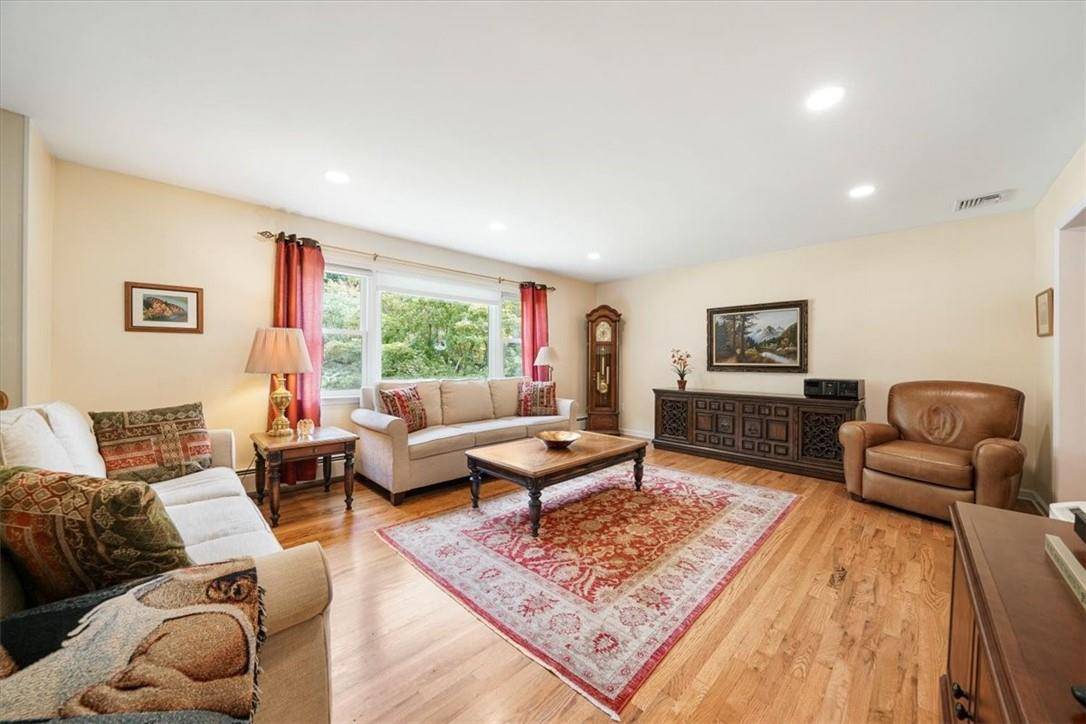 Casa com 4 Quartos à Venda em Suffern - Nova Iorque - EUA - 6
