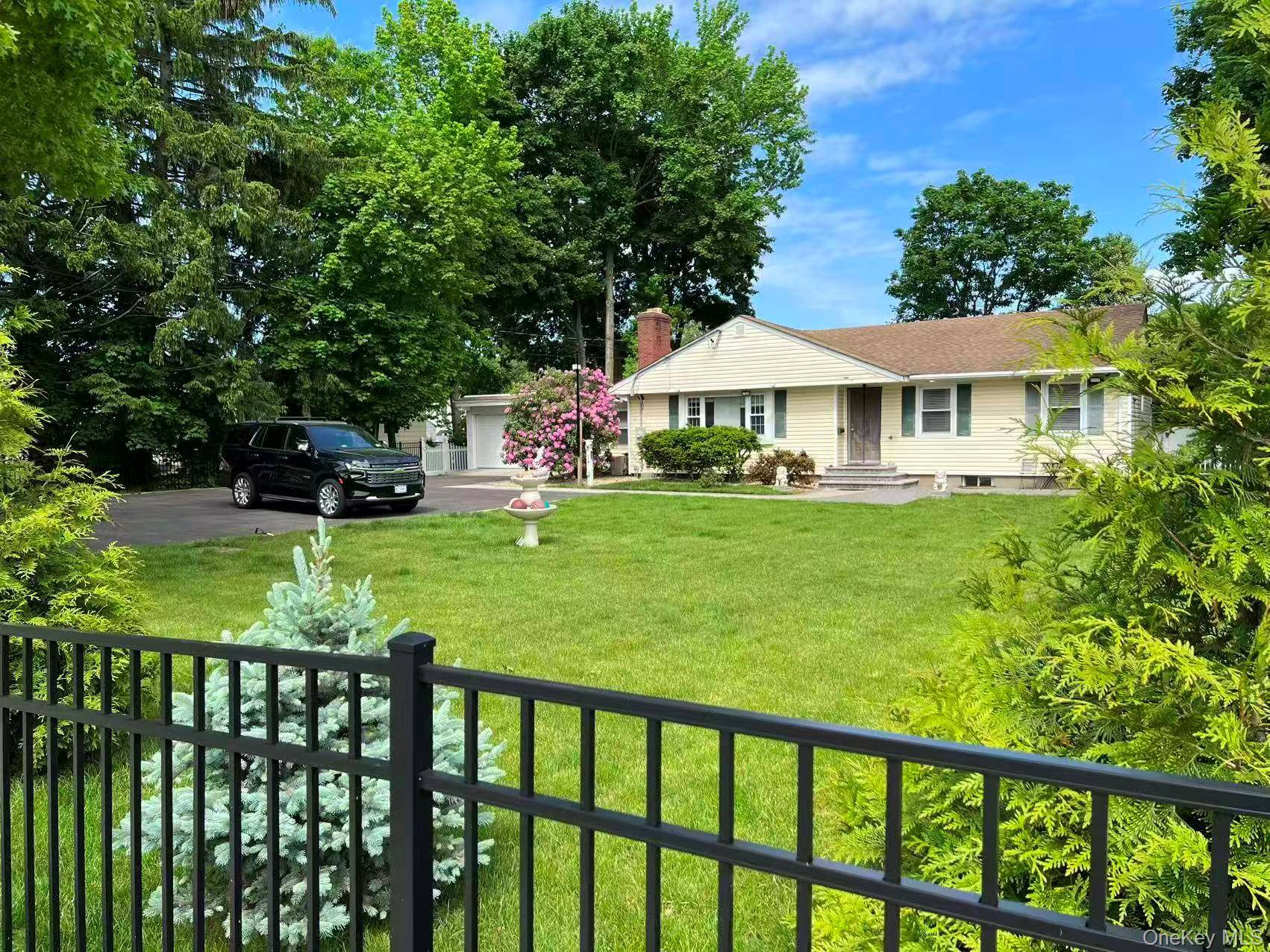 Casa com 4 Quartos à Venda em Syosset - Nova Iorque - EUA - 1