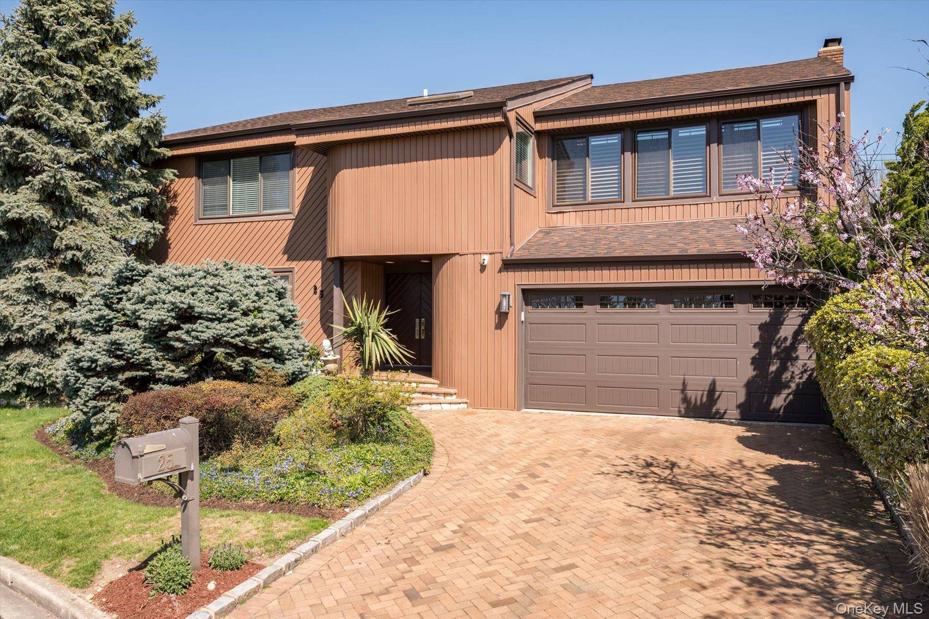 Casa com 4 Quartos à Venda em Syosset - Nova Iorque - EUA - 2