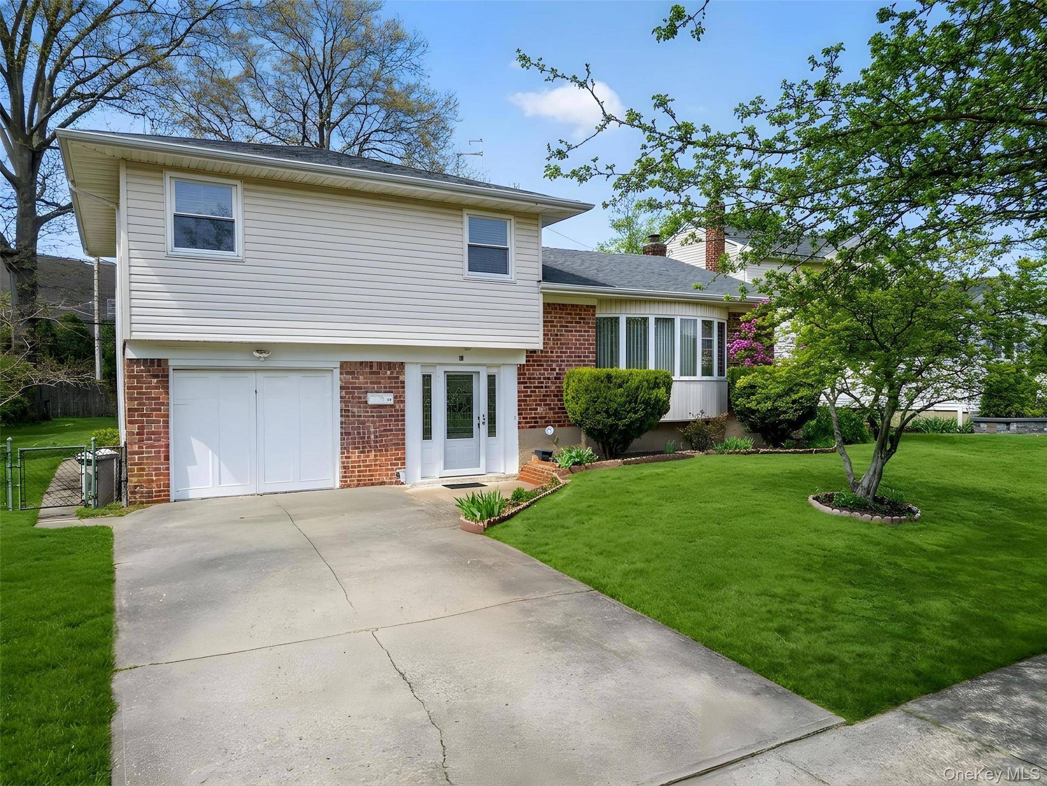 Casa com 4 Quartos à Venda em Syosset - Nova Iorque - EUA - 1