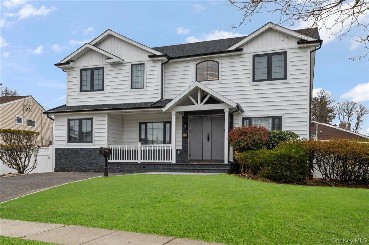 Casa com 4 Quartos à Venda em Syosset - Nova Iorque - EUA - 1