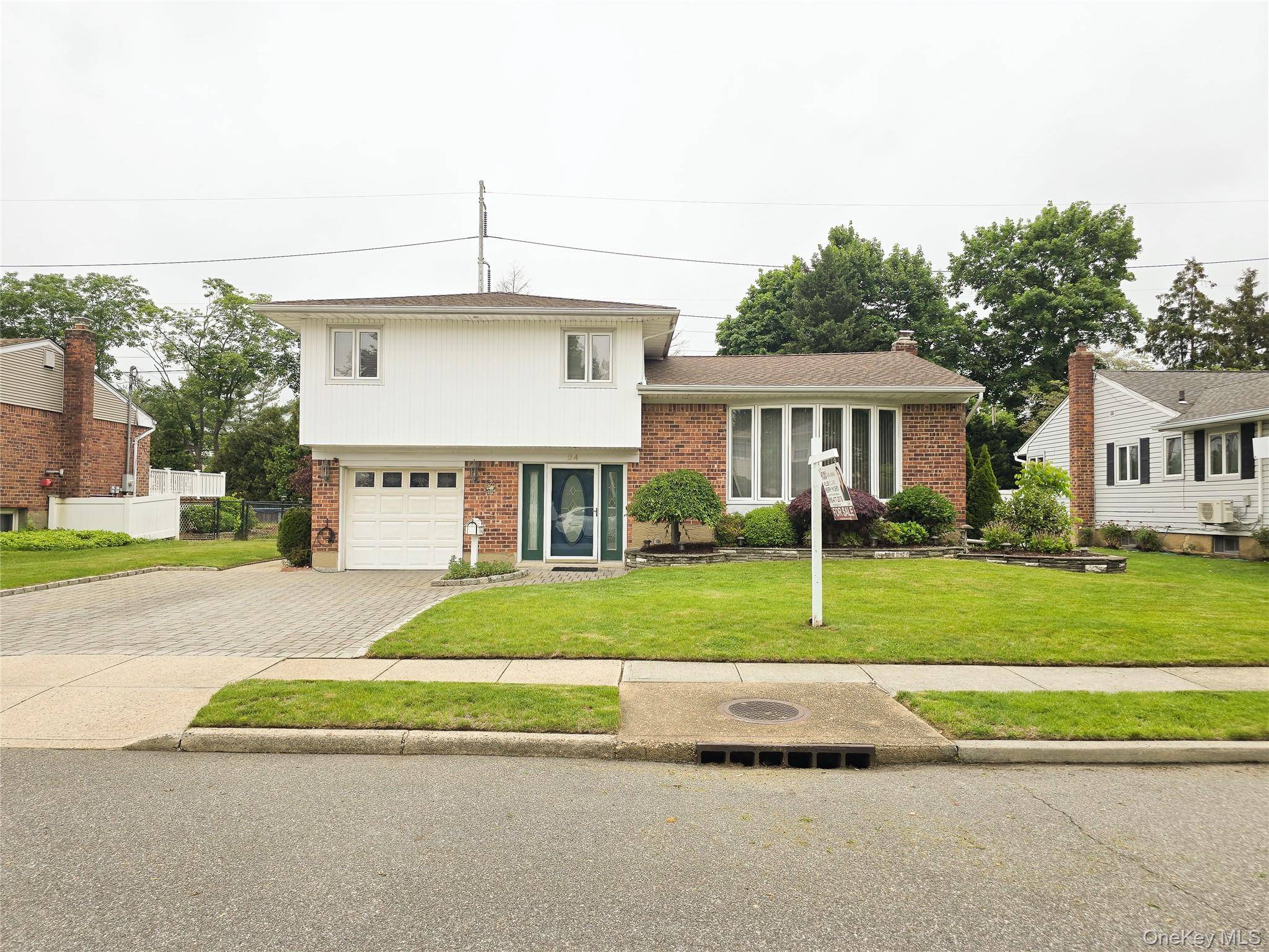 Casa com 4 Quartos à Venda em Syosset - Nova Iorque - EUA - 1