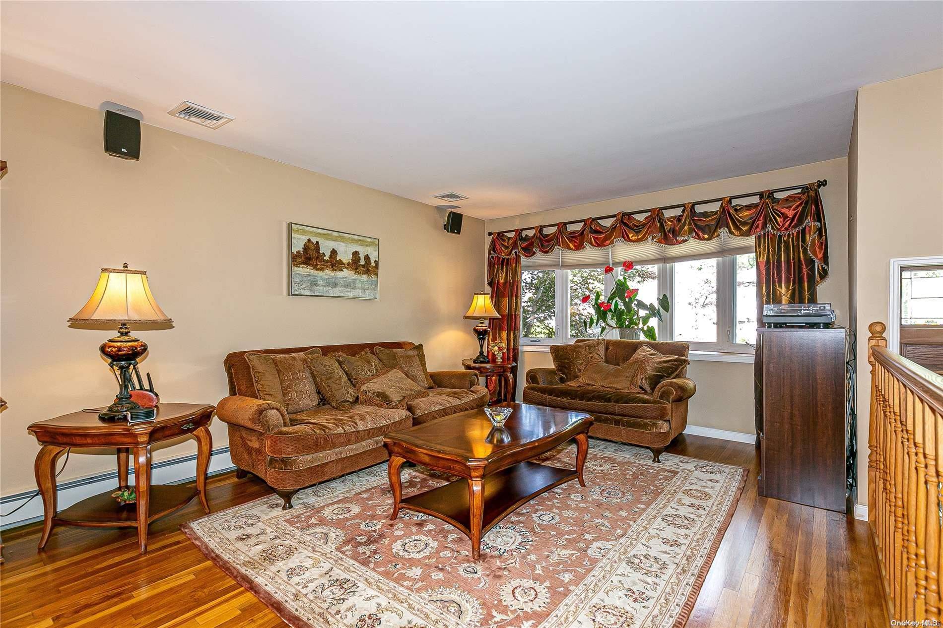 Casa com 4 Quartos à Venda em Syosset - Nova Iorque - EUA - 8