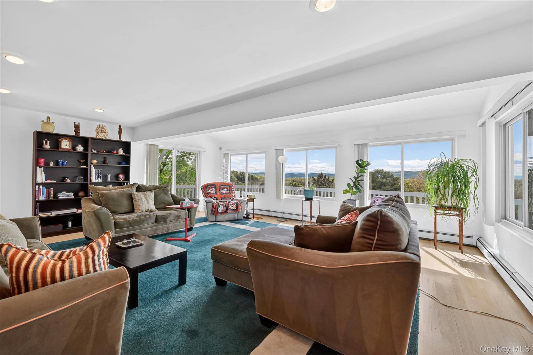 4 Bedroom Home for Sale in Warwick - New York - USA - 8