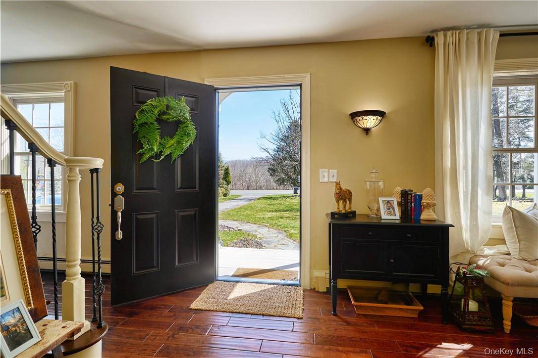 4 Bedroom Home for Sale in Warwick - New York - USA - 2