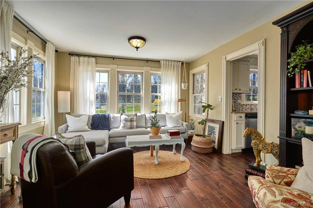 4 Bedroom Home for Sale in Warwick - New York - USA - 5