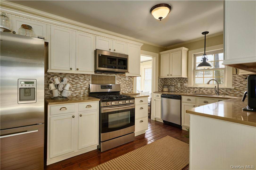 4 Bedroom Home for Sale in Warwick - New York - USA - 6