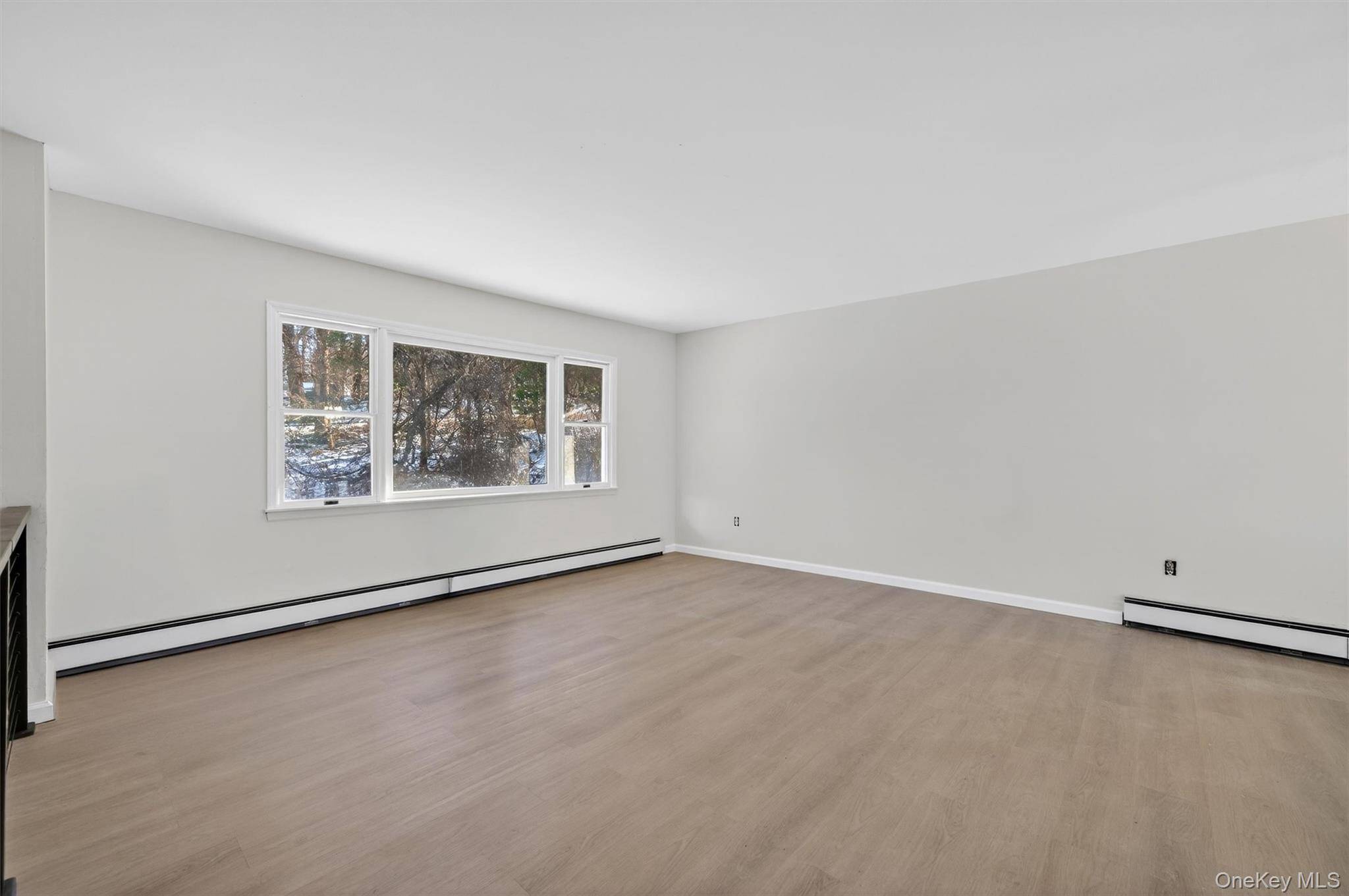 4 Bedroom Home for Sale in Warwick - New York - USA - 8